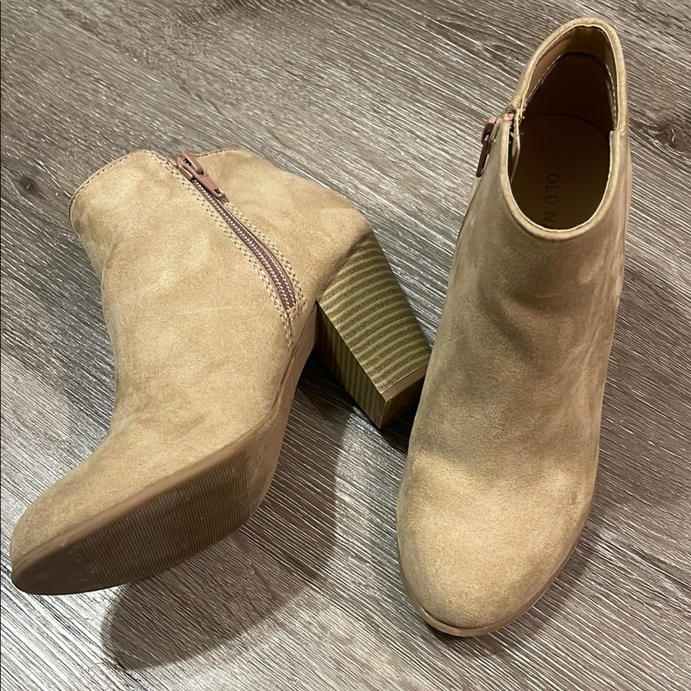 Old Navy Women's Tan Ankle Boots